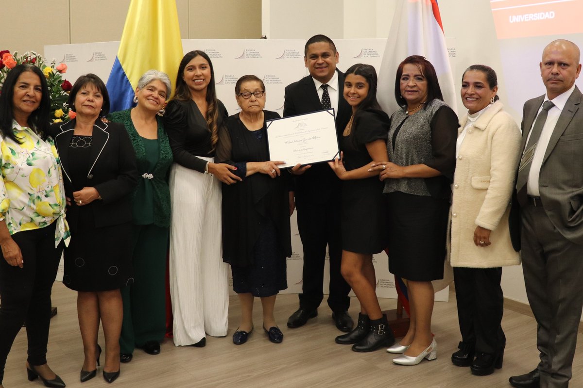 Grados primeros doctores de la Escuela