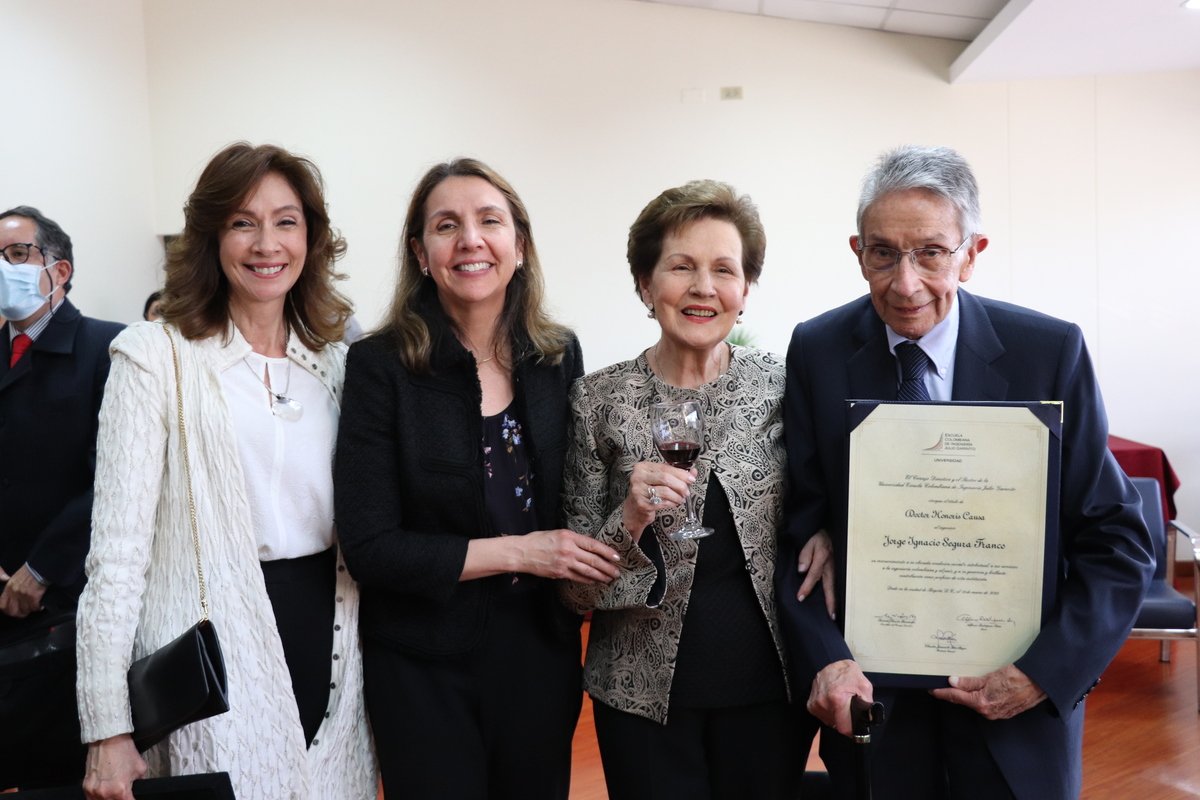 Ceremonia de profesor emérito (14)