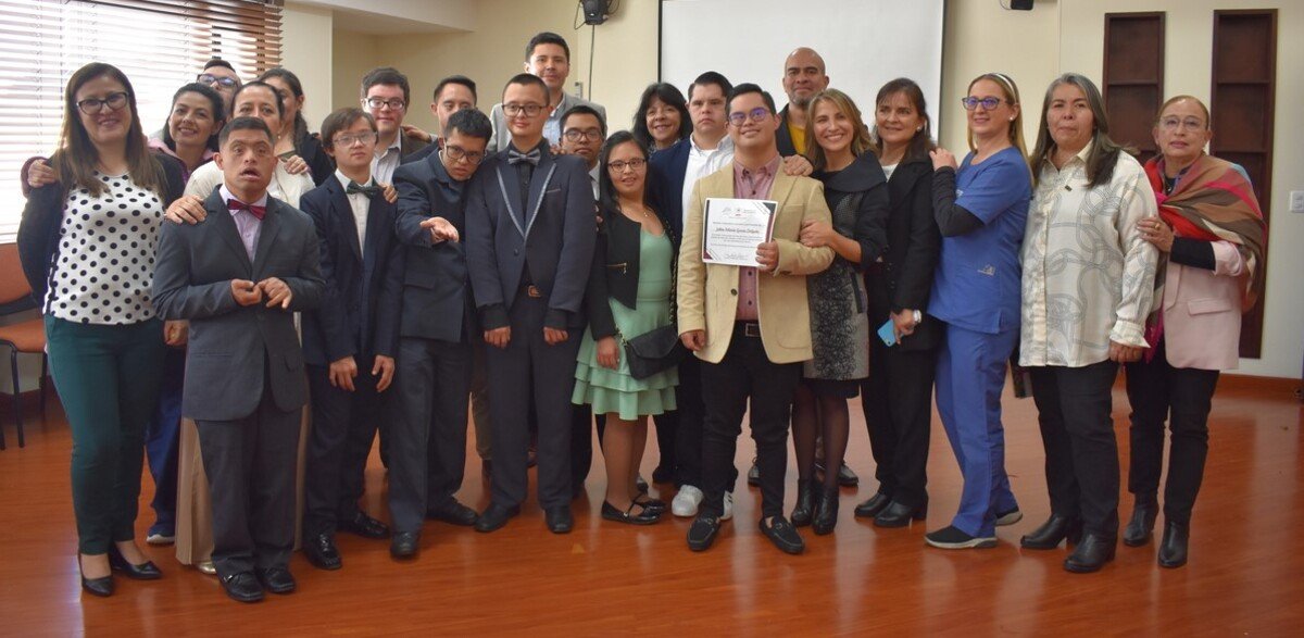 Graduación jóvenes de la Corporación Síndrome de Down (25)