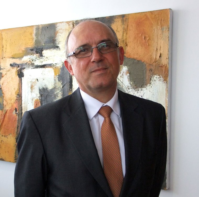 Dr. Javier Botero.jpg