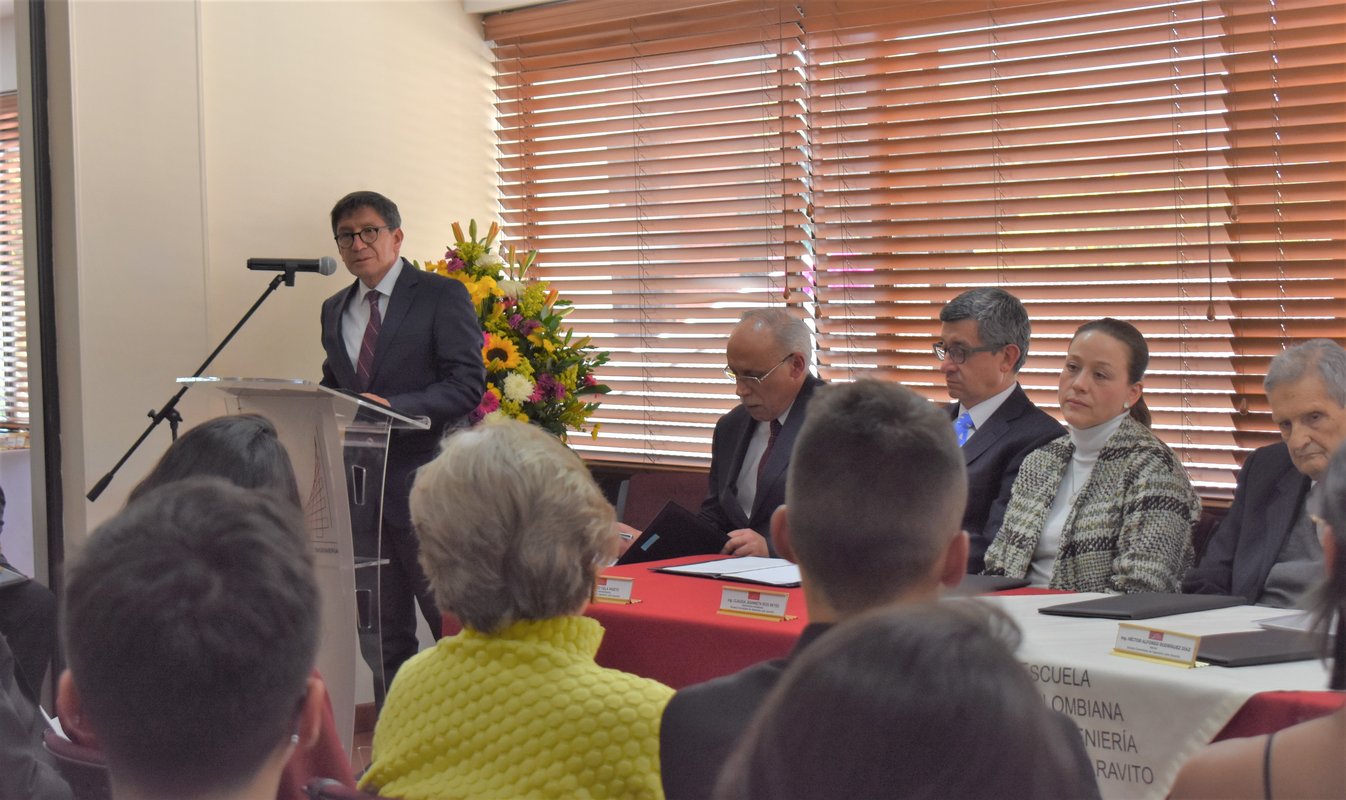 Foto con directivos.jpg