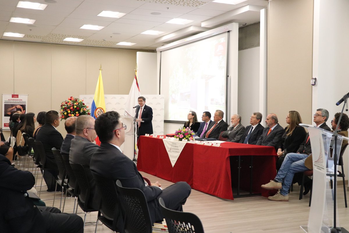 Grados primeros doctores de la Escuela