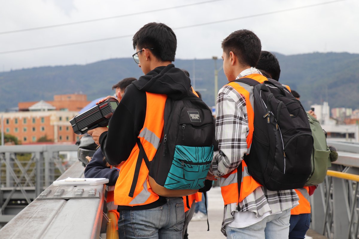 Actividad de campo para estudiantes del Programa de Ingeniería Civil - Julio Garavito