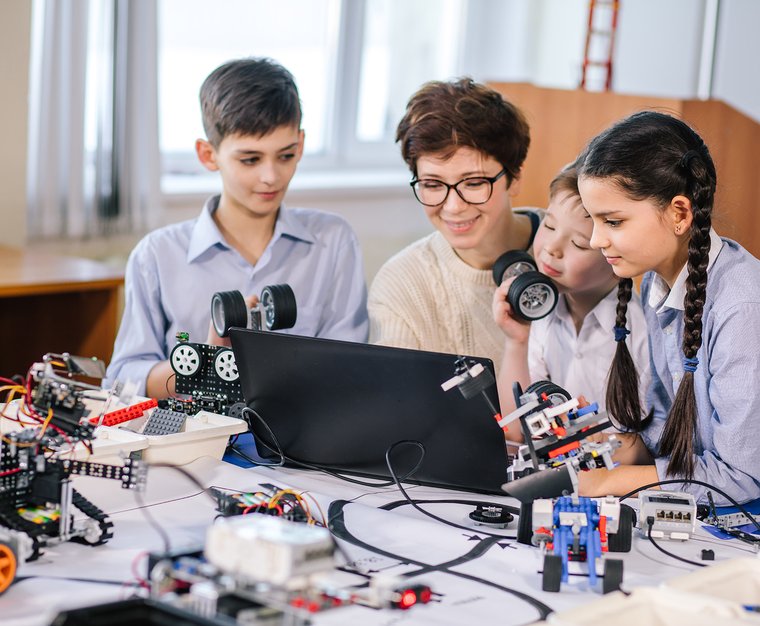 Máquinas de juegos y robots simples